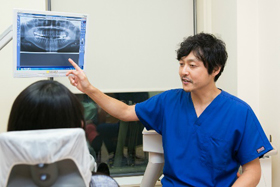 歯科医師による診査と診断